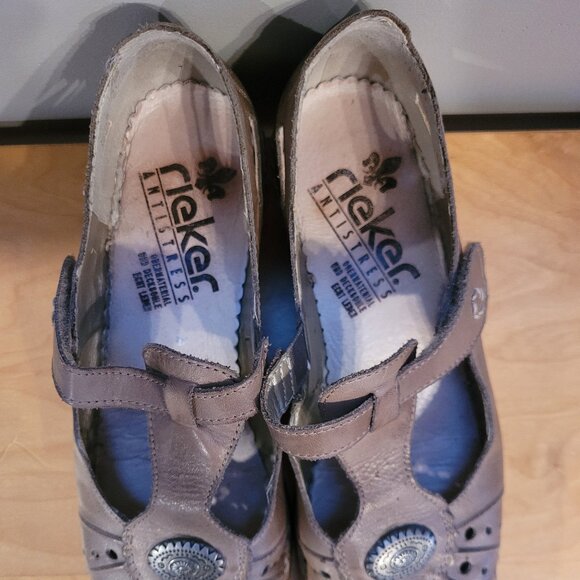 Rieker Shoes - Picture 8 of 9